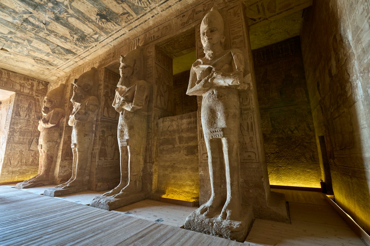 Bên trong đền Abu Simbel