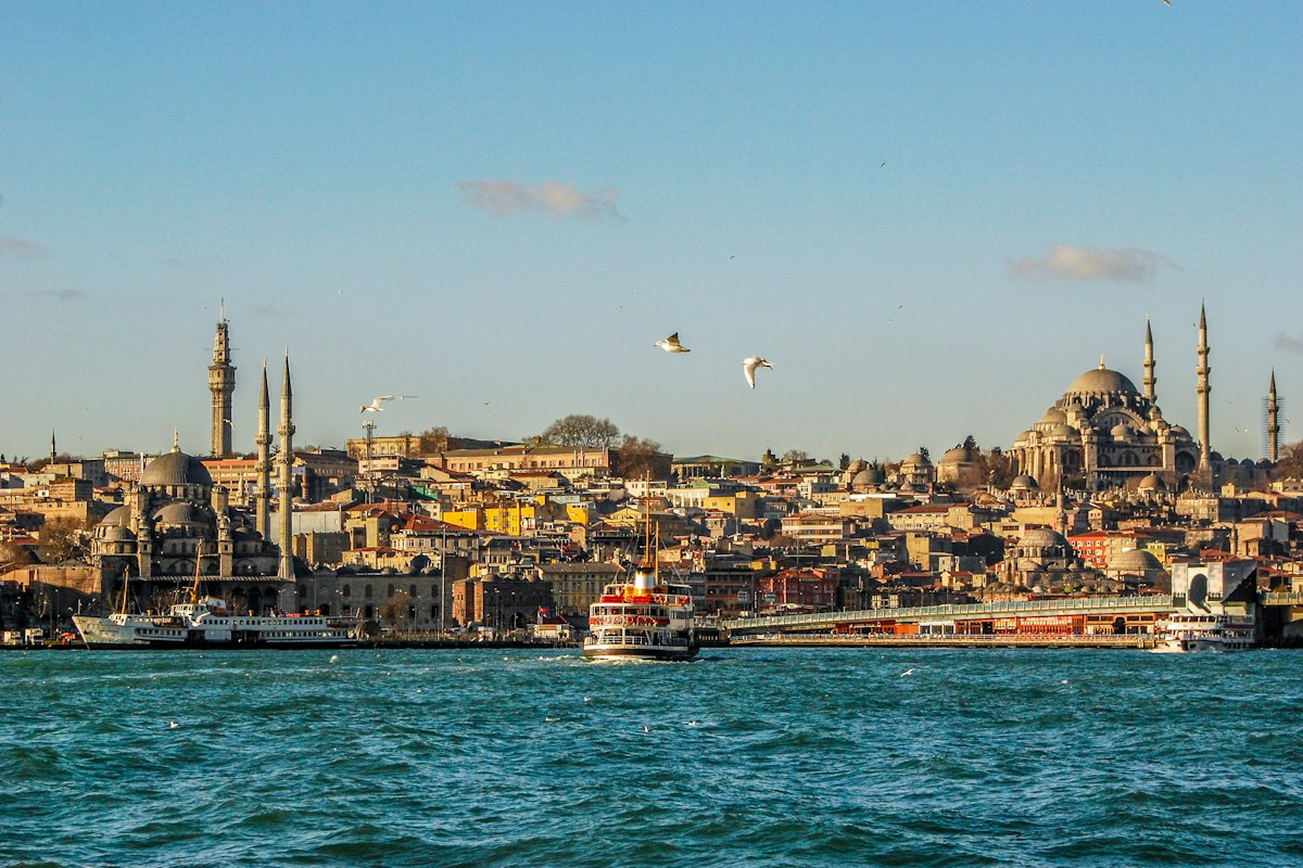 Istanbul nhìn từ eo biển Bosphorus