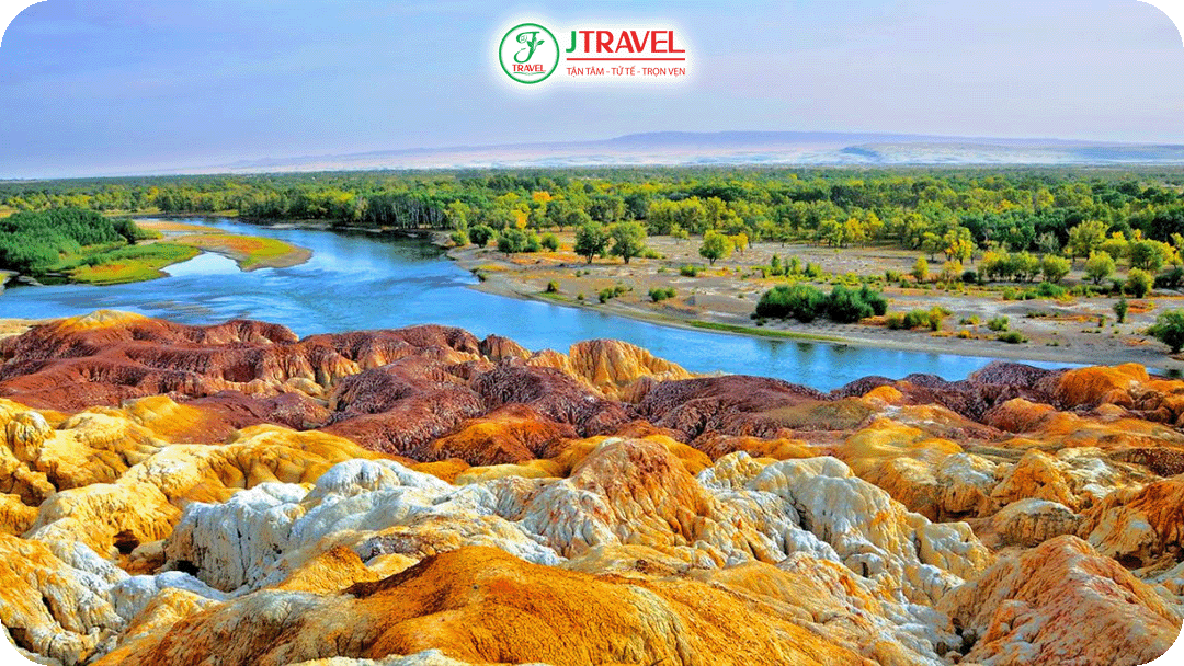 Vịnh Ngũ Sắc – Bức tranh địa chất độc đáo