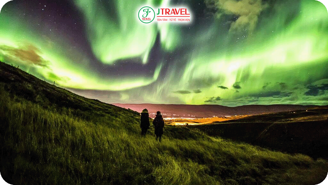 Mùa săn cực quang tại Iceland thường kéo dài từ tháng 9 đến tháng 3 năm sau