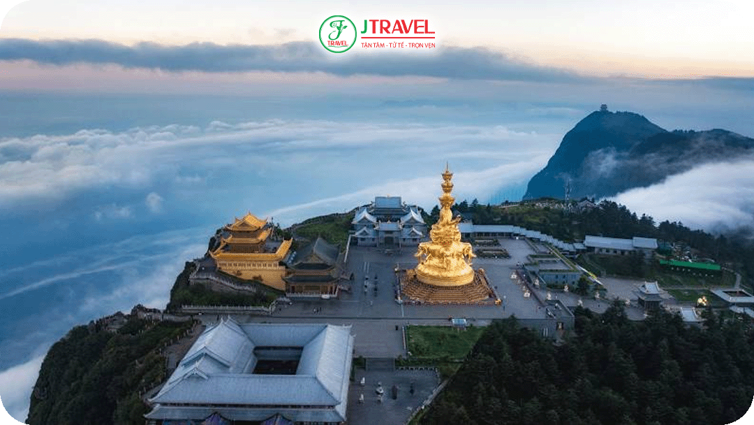 Mùa xuân và hè là thời điểm thích hợp khám phá núi Nga Mi