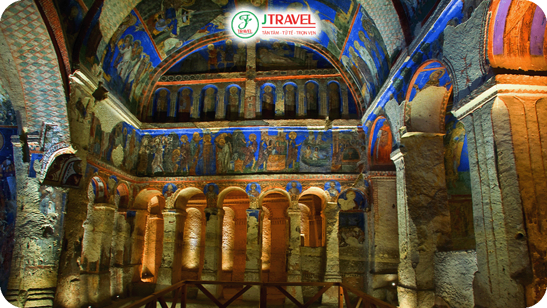 Nhà thờ Tokali (Tokali Church) Lớn nhất trong khu bảo tàng Goreme