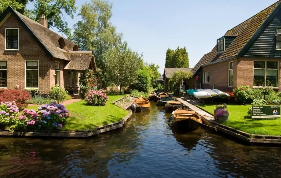 Giethoorn – Làng không có đường ở Hà Lan (ảnh internet)