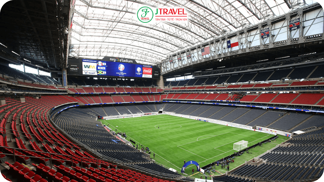 NRG là sân nhà của Houston Texans với sức chứa 72.220 chỗ và mái che có thể đóng mở