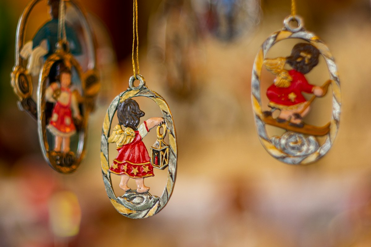 Đồ trang trí Giáng sinh thủ công ở Nuremberg
