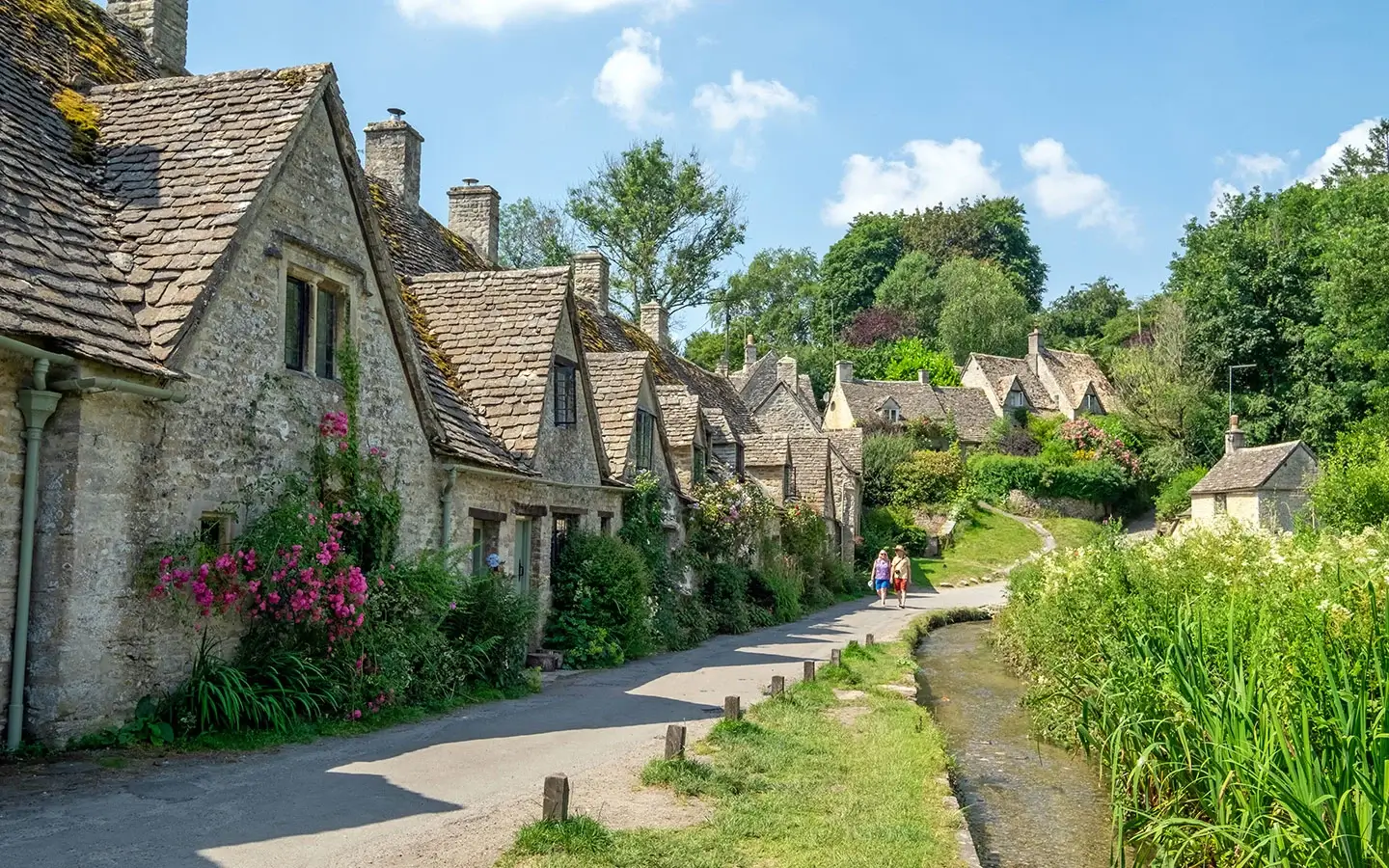 Bibury - nổi tiếng vì được xem là làng cổ đẹp nhất của nước Anh