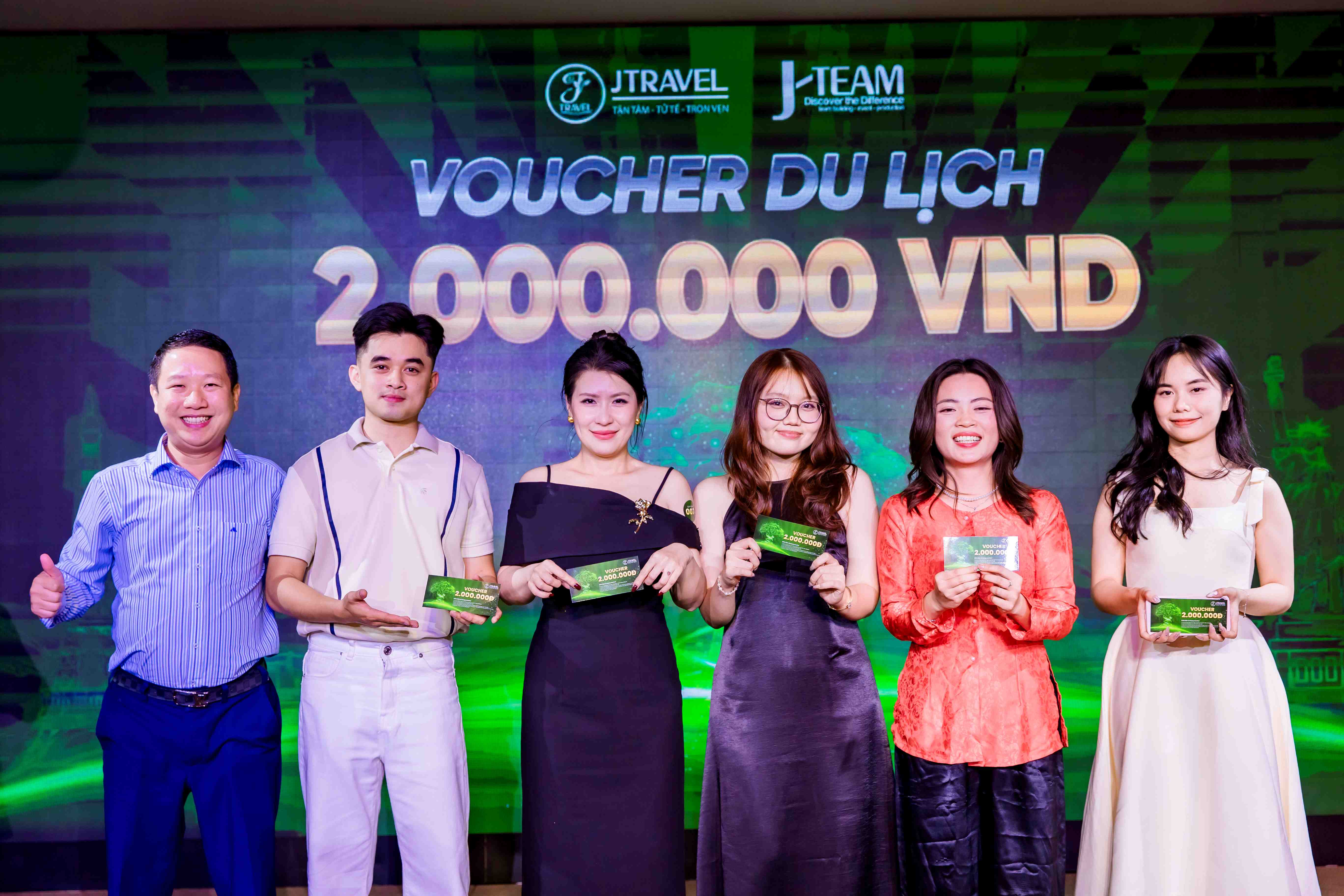 Quà Lucky draw hấp dẫn 