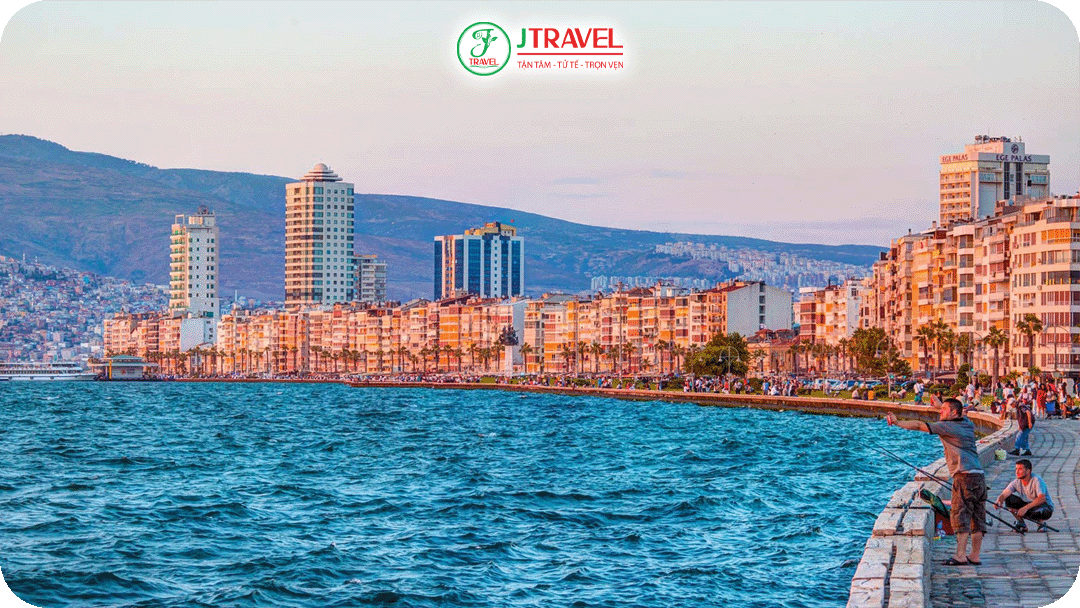 Phố ven biển Kordon – địa điểm ngắm hoàng hôn tuyệt đẹp