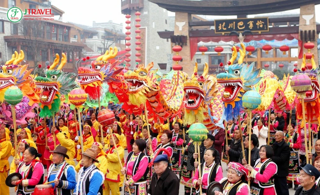 Không khí Tết rộn ràng tại Trung Quốc – gần gũi với văn hóa Việt Nam