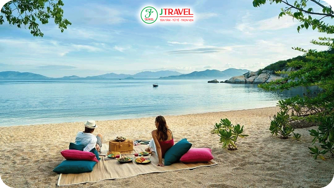 Vịnh Vân Phong – Khoảng lặng cần thiết giữa hành trình