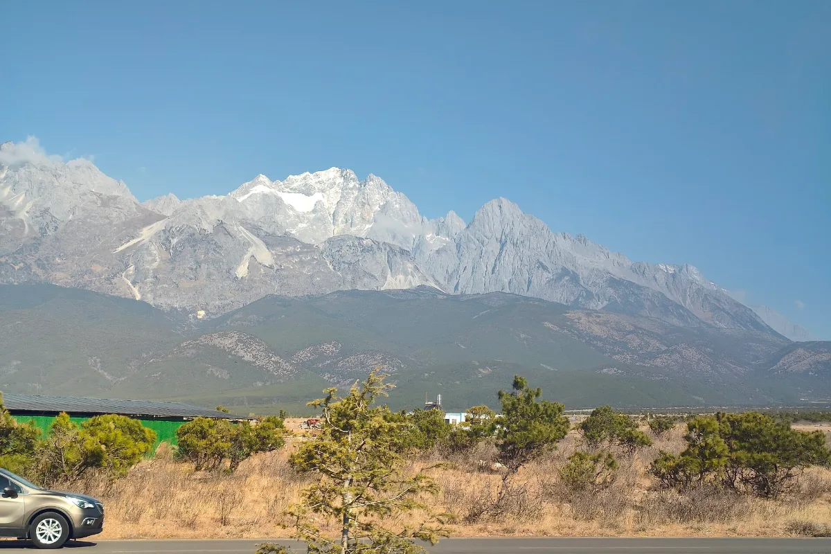 Núi tuyết Ngọc Long, điểm tham quan có trong mọi tour Lệ Giang