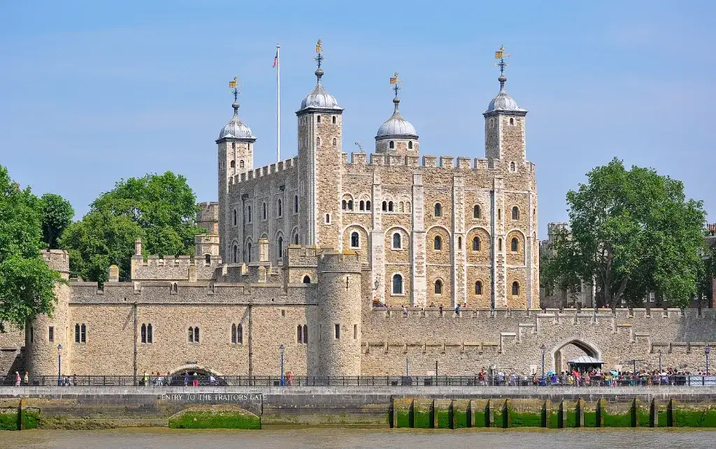 Tháp Luân Đôn (Tower of London)  (ảnh internet)