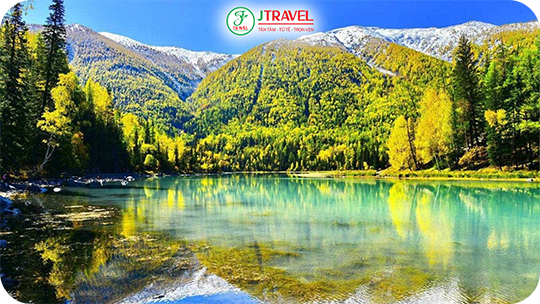 Hồ Kanas được ví như nàng thơ của Tân Cương