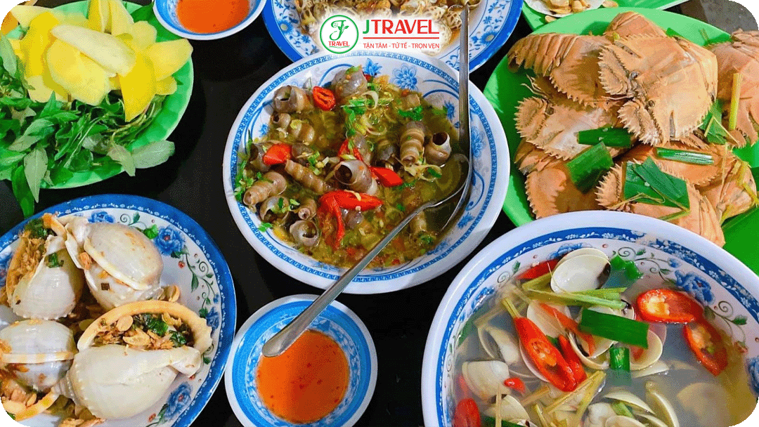 Ẩm thực Quy Nhơn cũng là một phần khiến bạn quên lối về