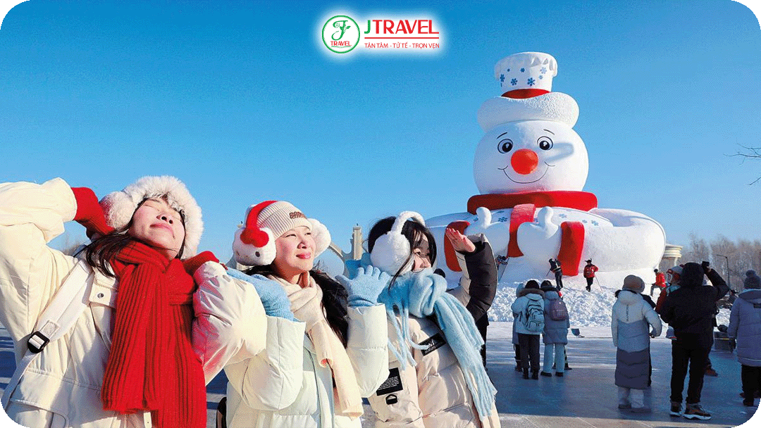 Người Tuyết Khổng Lồ – Biểu tượng vui nhộn của mùa tuyết