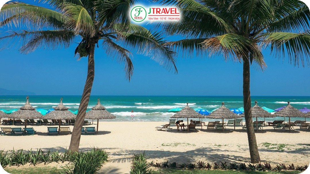 Biển Mỹ Khê là một trong những bãi biển đẹp và nổi tiếng nhất Đà Nẵng