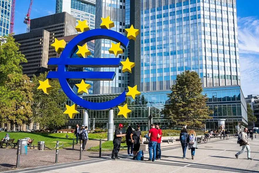 Tác phẩm điêu khắc mang tính biểu tượng đồng Euro