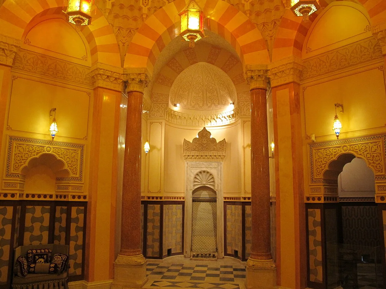 Bên trong nhà tắm hammam lịch sử ở Istanbul
