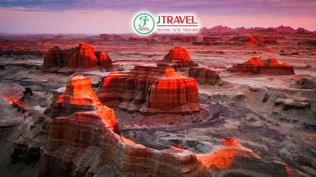 Gió thổi qua địa hình Yardang tại Urho tạo âm thanh như tiếng gào thét