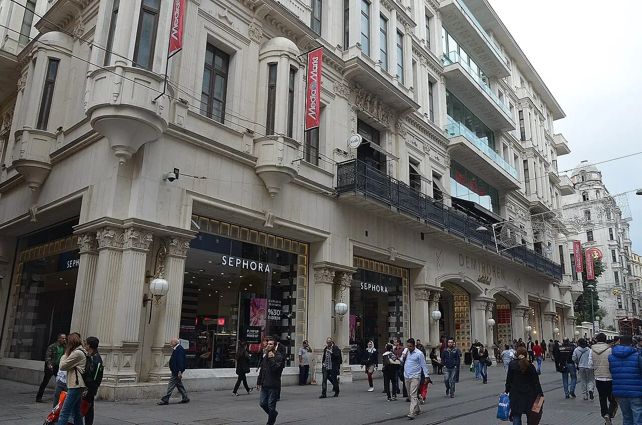 Cửa hàng trên phố Istiklal, Istanbul