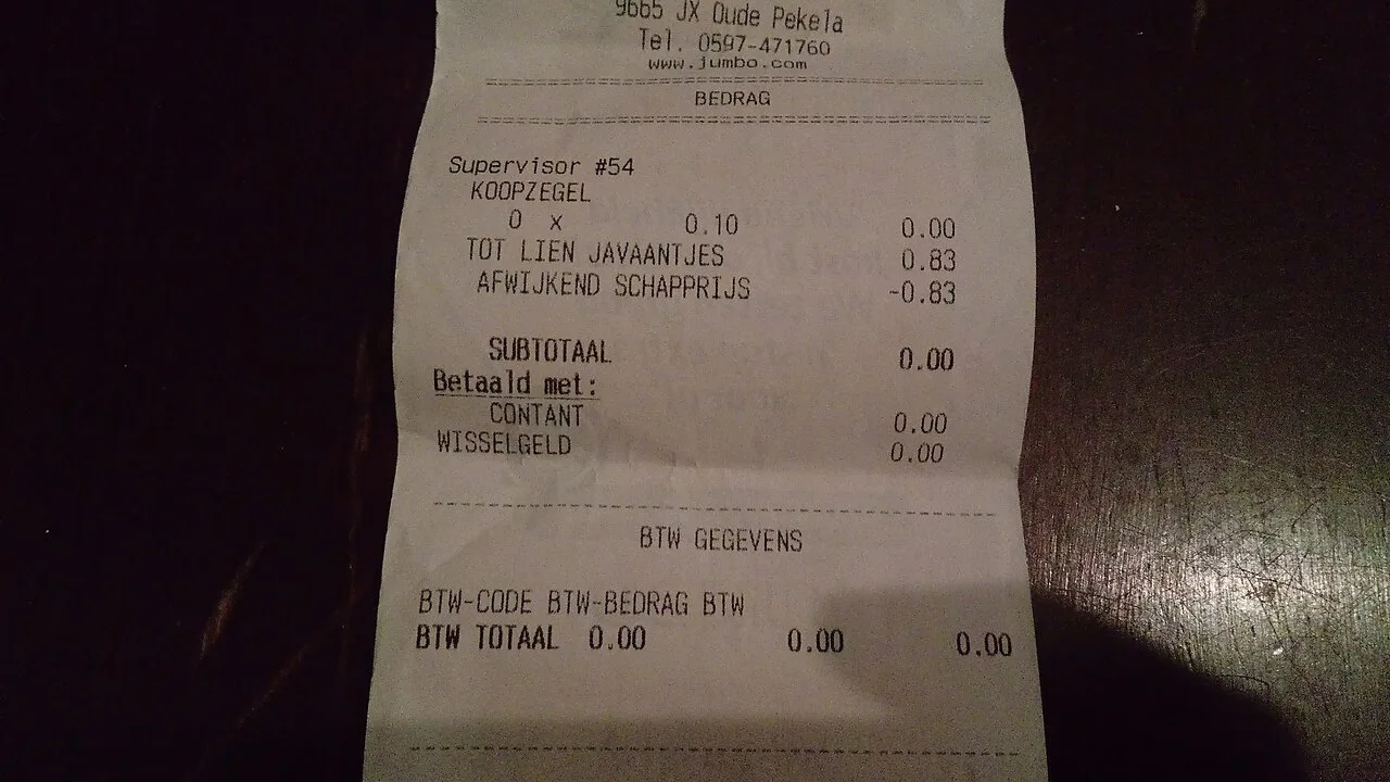 Hóa đơn mua hàng ở Mỹ có dòng sales tax cộng thêm tại quầy