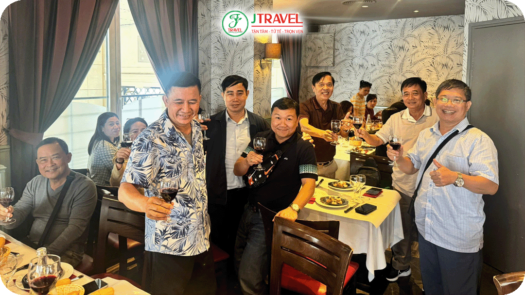 J Travel luôn chuẩn bị bữa ăn hợp khẩu vị với đa số khách Việt