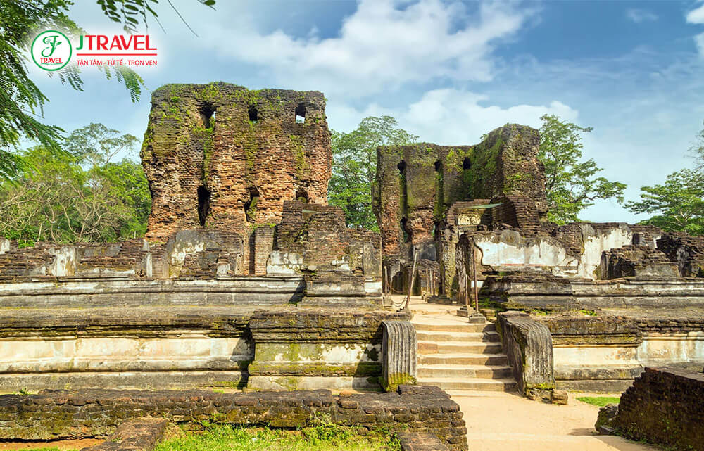 Polonnaruwa là một thành phố cổ được UNESCO công nhận, gắn với một giai đoạn quan trọng trong lịch sử Sri Lanka