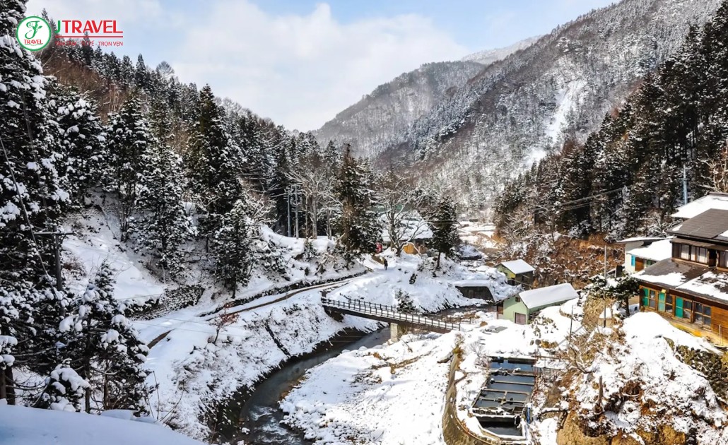 Nagano với dãy núi phủ tuyết trắng