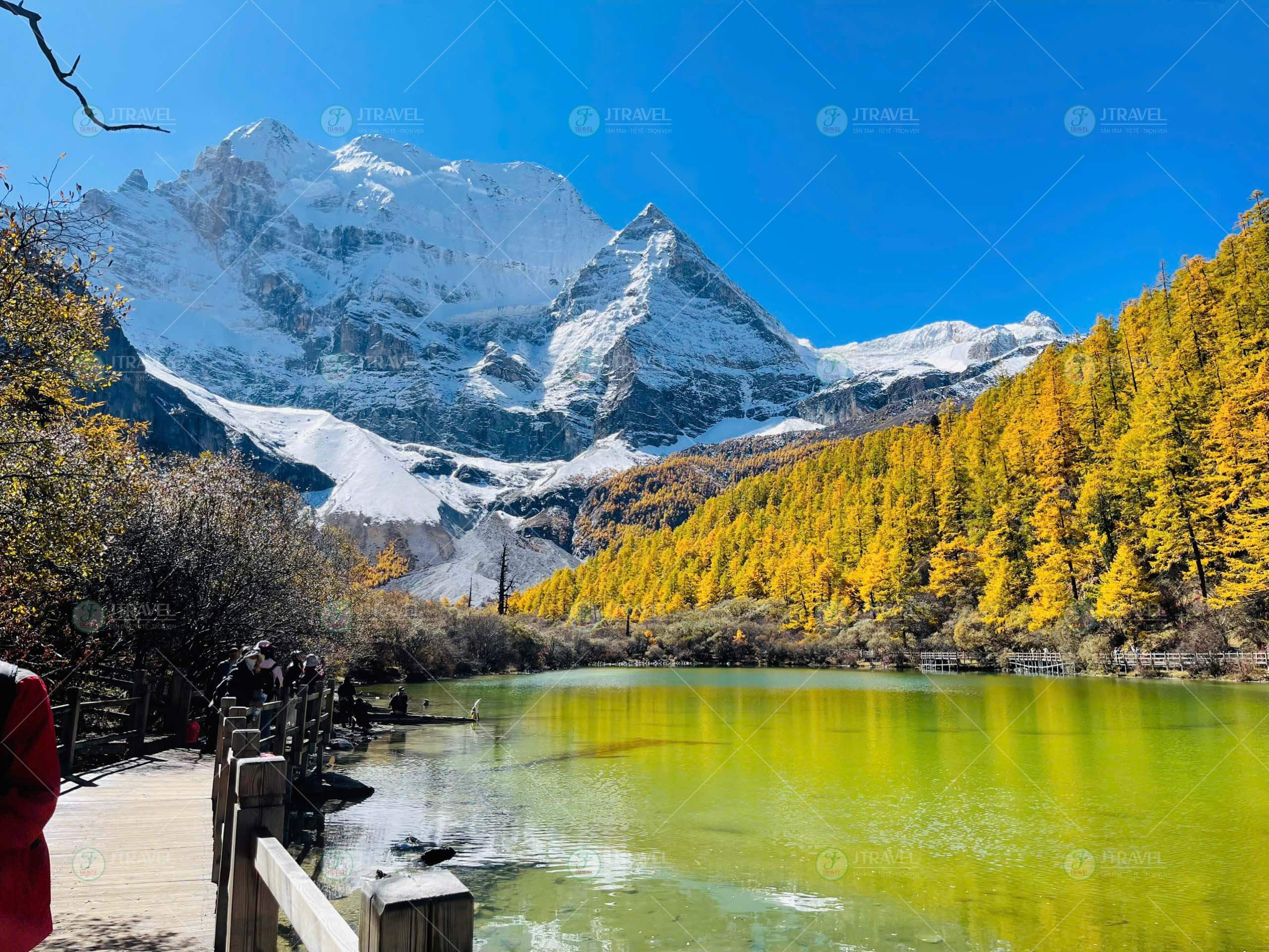 Cảnh quan đẹp tựa tranh vẽ tại Á Đinh Đạo Thành