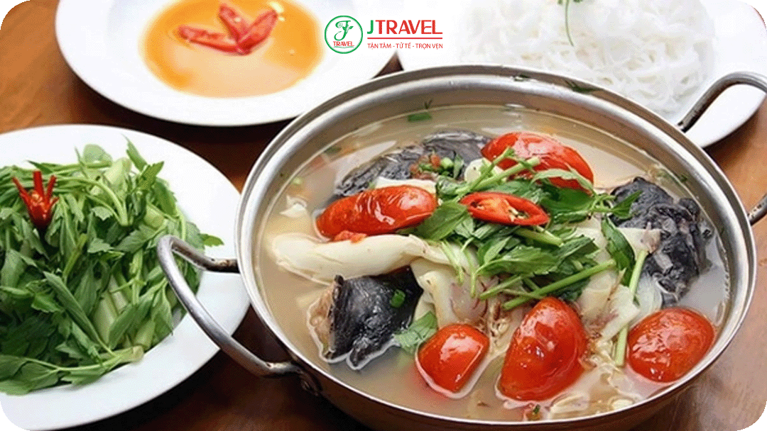 Thưởng thức Lẩu Cá Tầm nấu măng chua đặc biệt