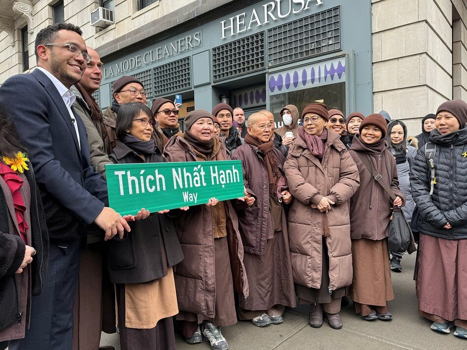 “Thích Nhất Hạnh Way” chính thức ra đời như một biểu tượng của sự tĩnh lặng và tỉnh thức trong lòng Manhattan (ảnh internet)