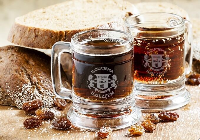 Đồ uống truyền thống như Kvass hay vodka Belarus cũng là một phần không thể thiếu trong đời sống người dân