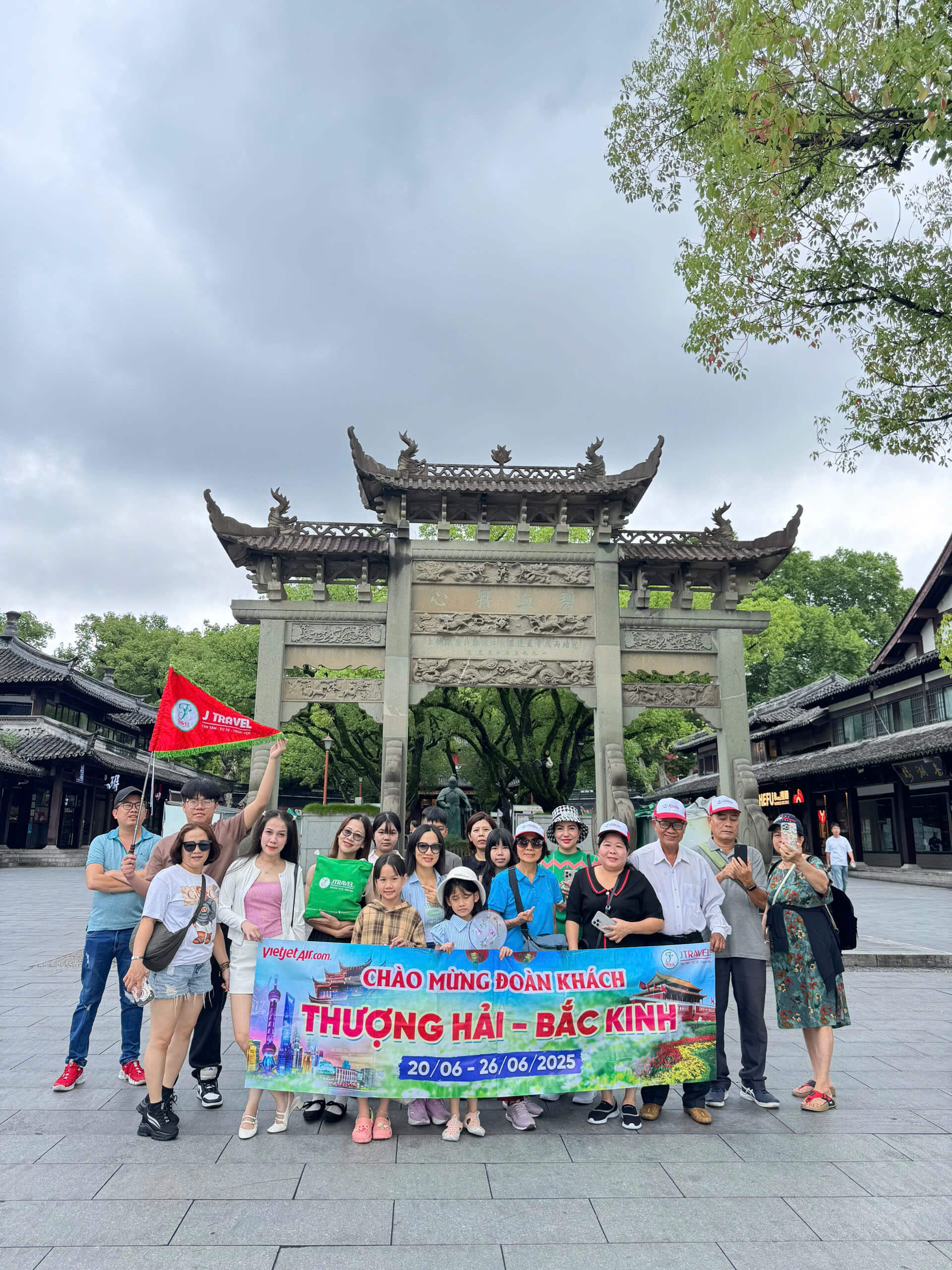 thumbai review tourTour Trung Quốc: Thượng Hải - Ô Trấn - Hàng Châu - Bắc Kinh 6N6Đ | Bay Vietjet Air