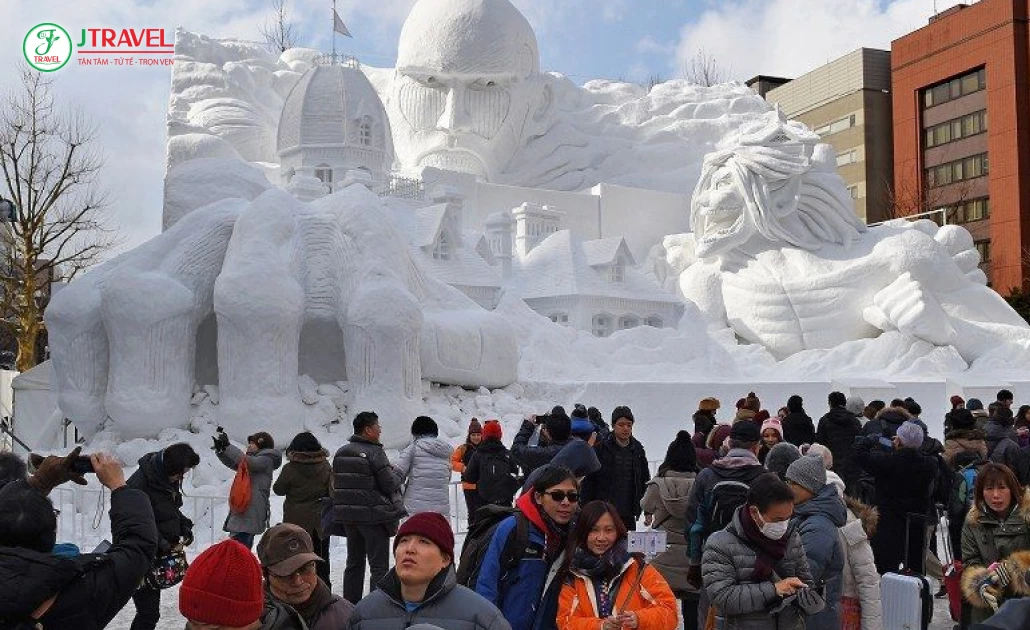 Lễ hội tuyết Sapporo với các tác phẩm điêu khắc tuyết và băng khổng lồ