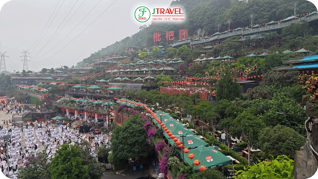 Không gian vô cùng rộng lớn của nhà hàng Tỳ Bà Viên