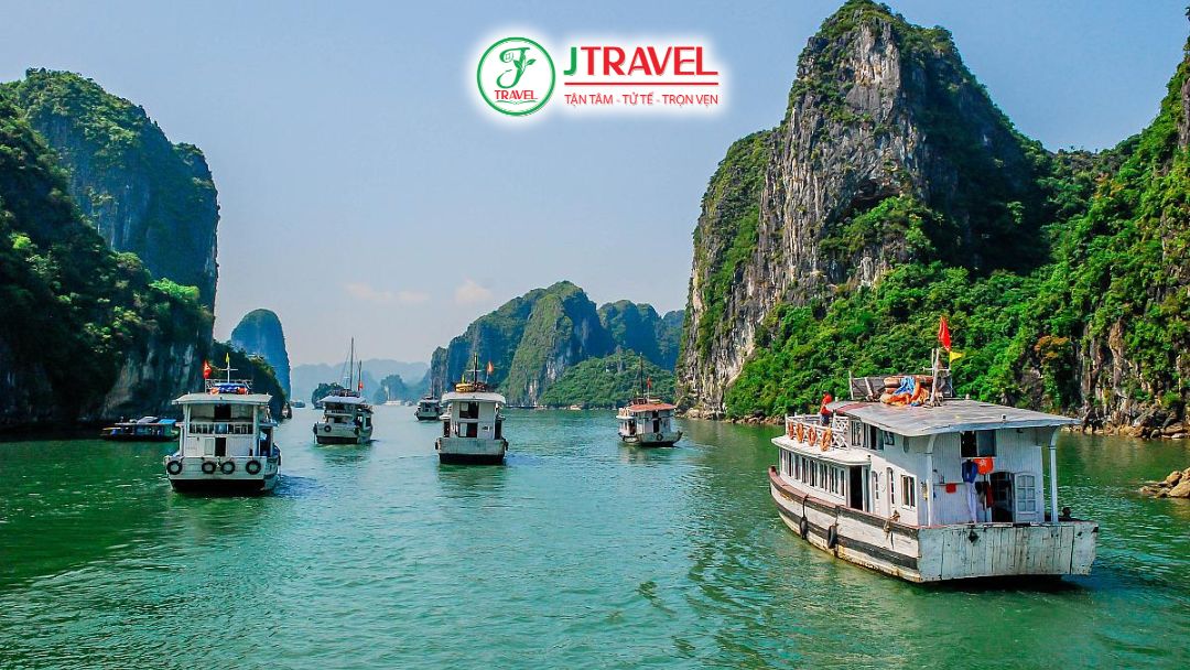 Hạ Long với vị trí gần thủ đô