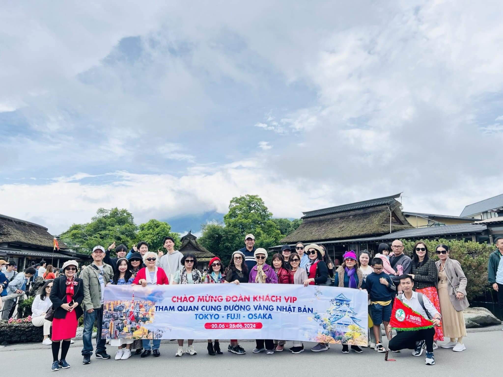 Oshino Hakkai  ảnh J Travel