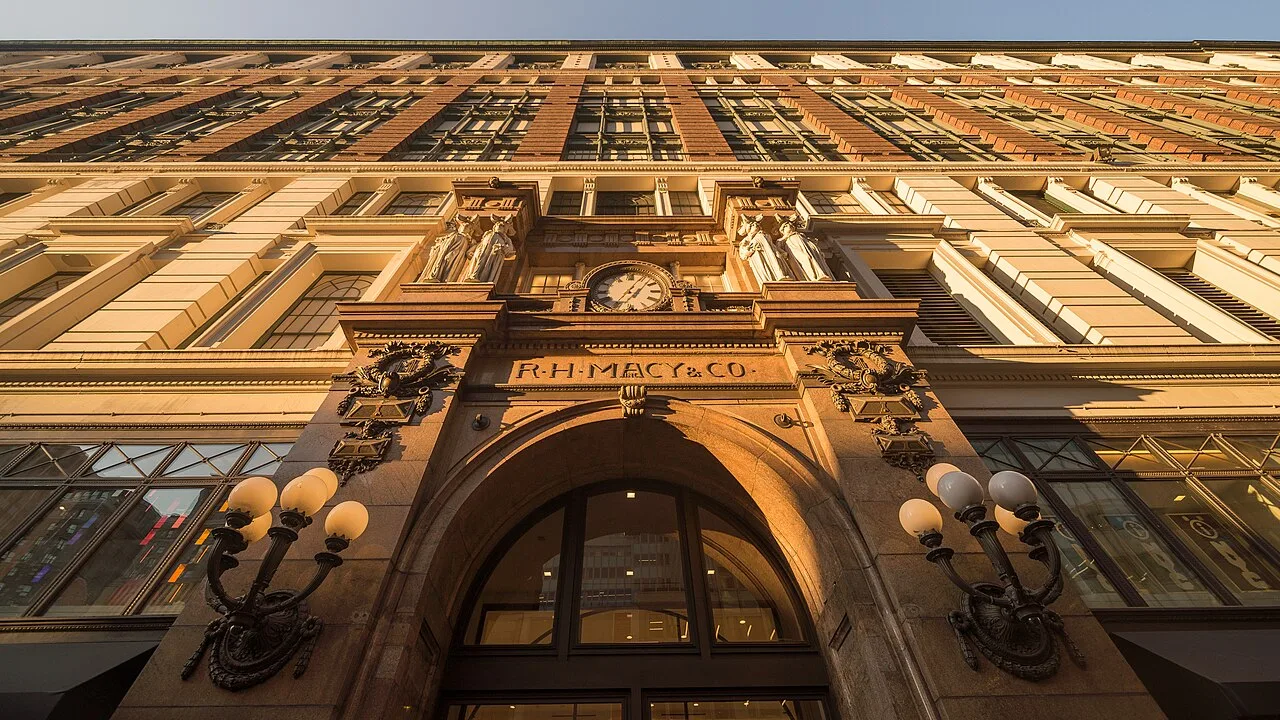 Cửa hàng Macy's Herald Square, điểm kết thúc diễu hành Lễ Tạ Ơn ở New York