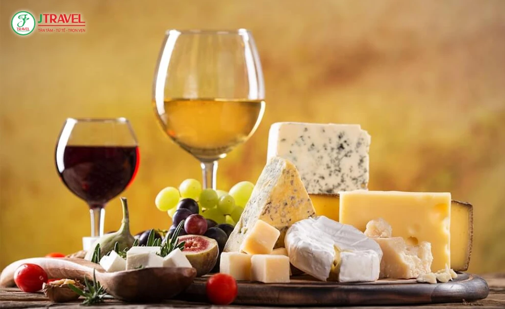 Phô mai Thụy Sĩ kết hợp với rượu vang