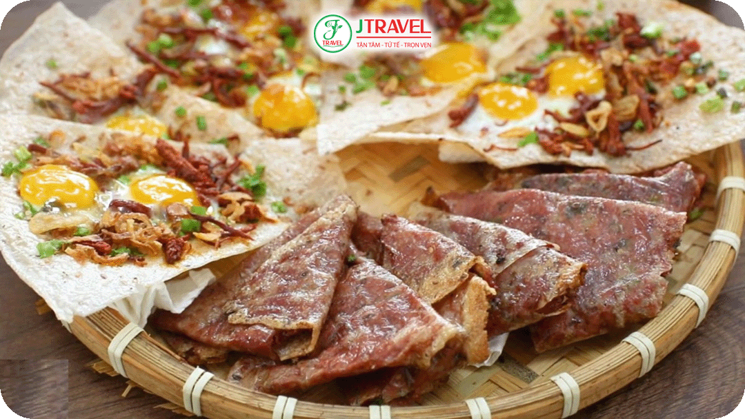 Bánh tráng kẹp - món ăn vặt ngon nức tiếng miền Trung