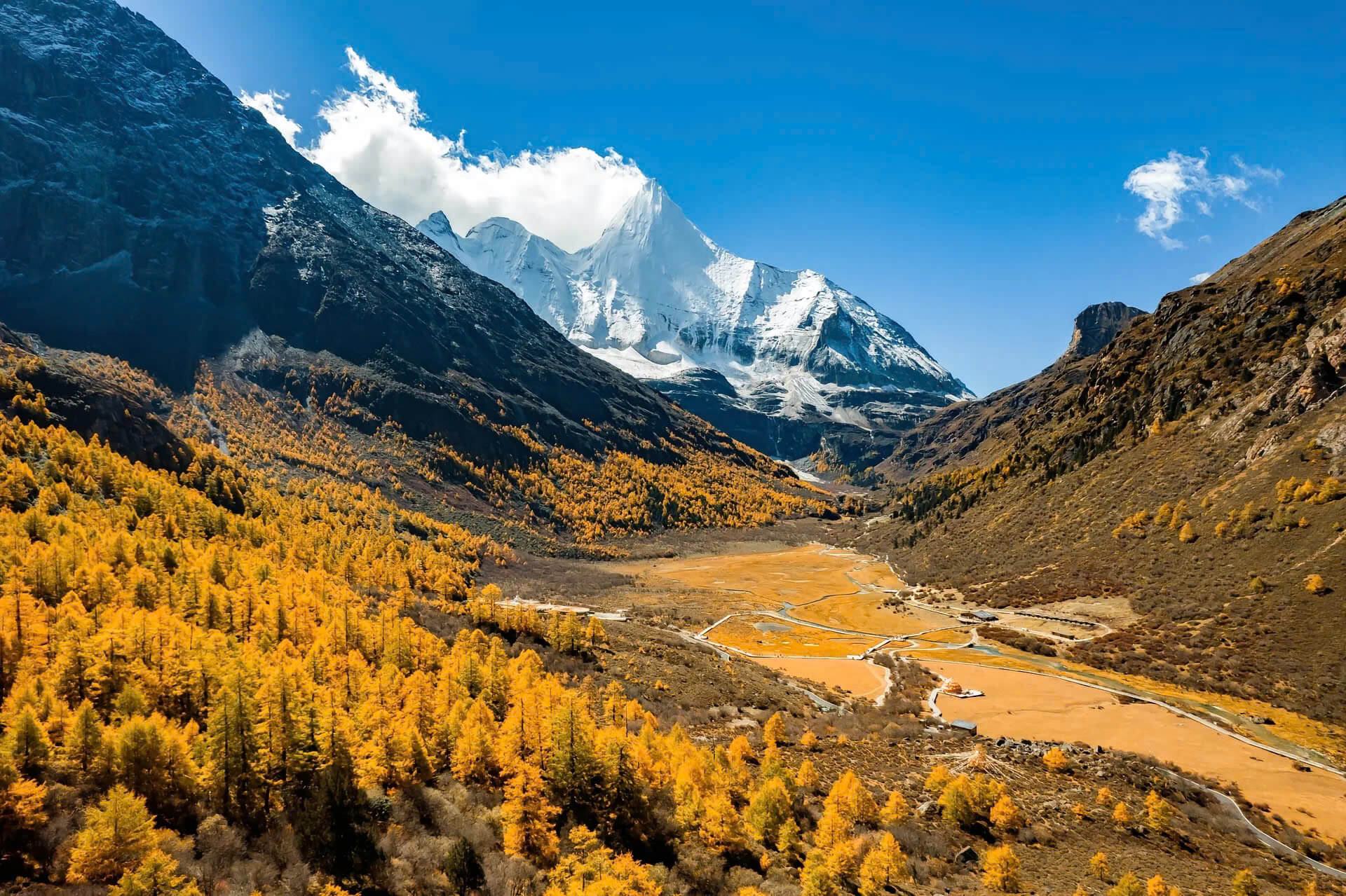 Khu bảo tồn thiên nhiên Á Đinh có được bay flycam không?