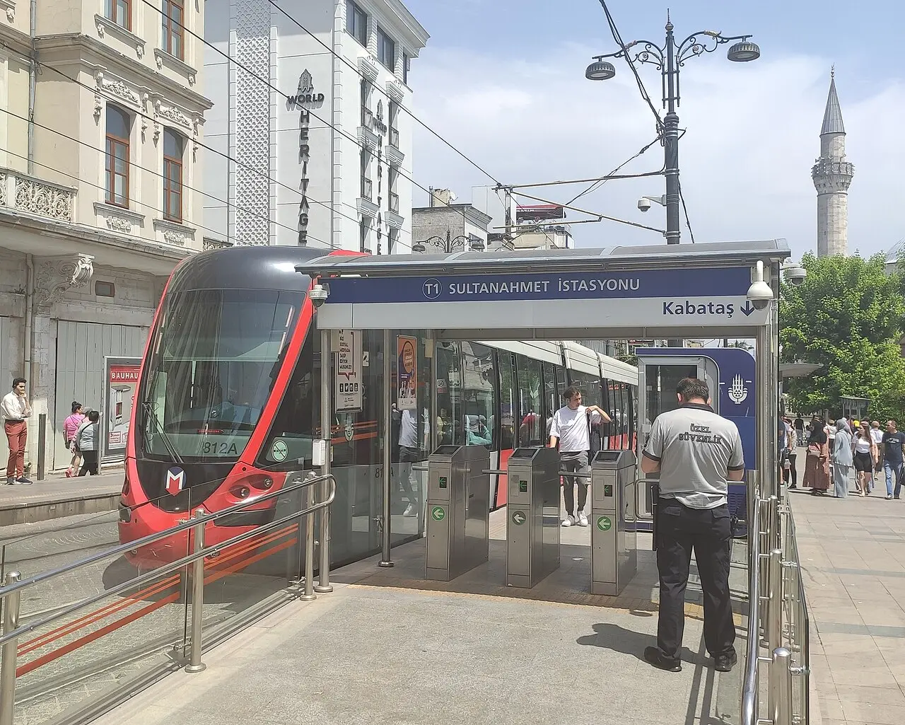 Tàu điện tại ga Sultanahmet, Istanbul
