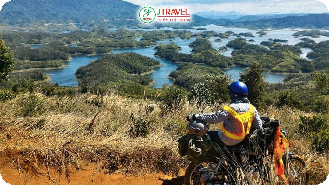 Có thể thuê xe máy di chuyển giữa các điểm tham quan thuận tiện