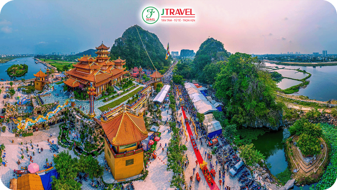 Tham quan danh thắng Ngũ Hành Sơn với nhiều chùa chiền