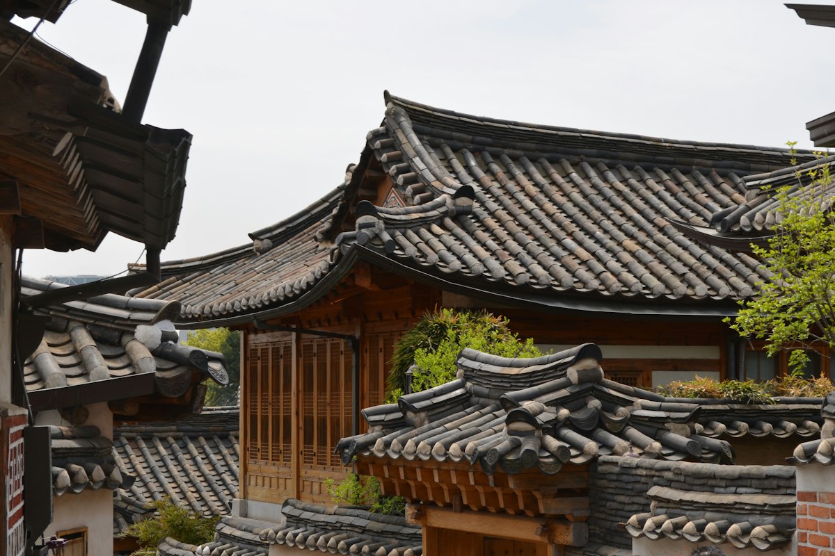 Những mái ngói Hanok san sát nhìn từ trên cao