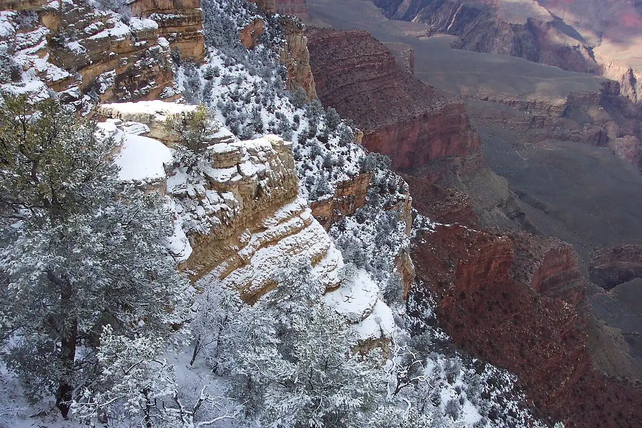 Grand Canyon phủ tuyết mùa đông, lạnh hơn Las Vegas 10 đến 15 độ