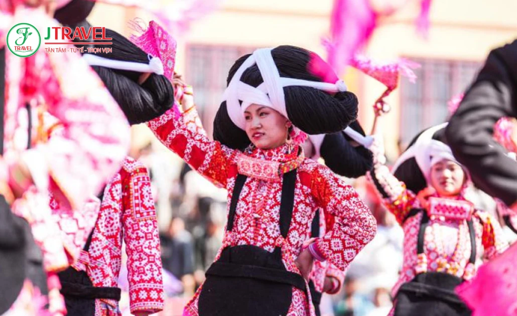 Múa ca dân gian trong lễ hội Tiaohua