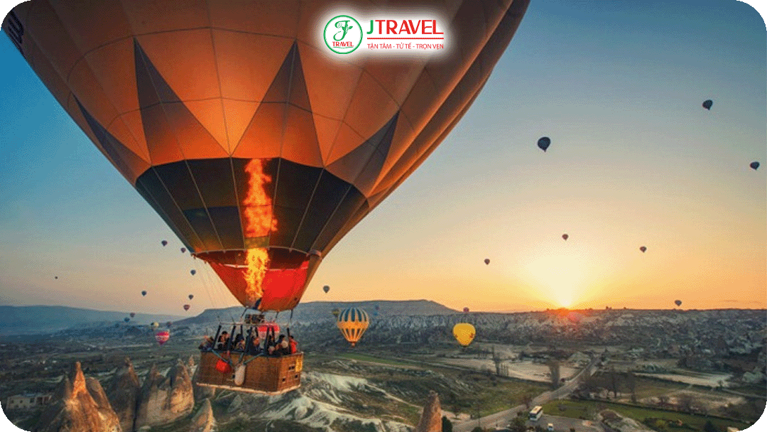 Travel hỗ trợ đăng ký dịch vụ bay khinh khí cầu theo từng gói tour