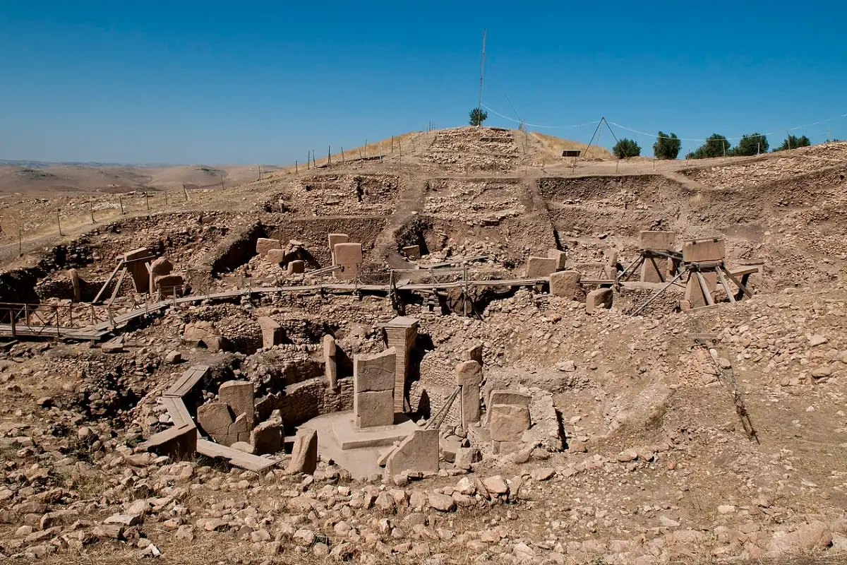 Di chỉ Göbekli Tepe gần Şanlıurfa, khoảng 11.600 năm tuổi Di chỉ Göbekli Tepe gần Şanlıurfa, khoảng 11.600 năm tuổi