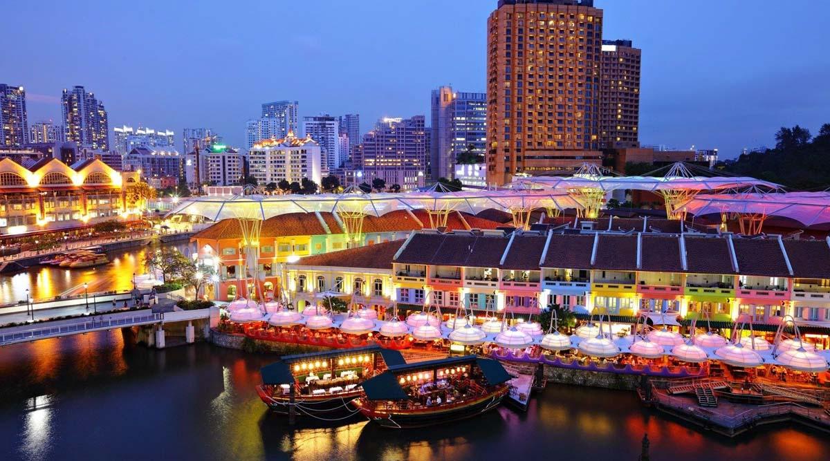 du thuyền trên dòng sông Singapore